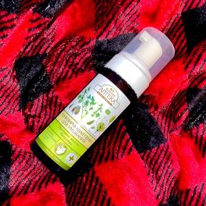 Proteins foam of milk. For definition of face and softening.